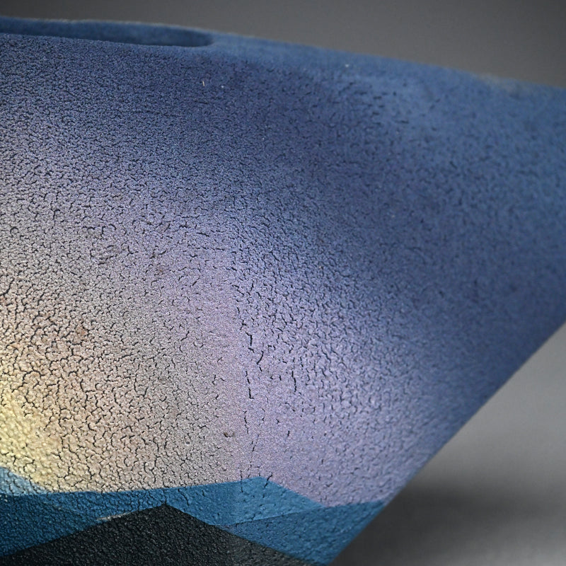 Radical Blue Hagi Dawn Vase ー心司窯 田中 克敏 “萩焼 光彩器”