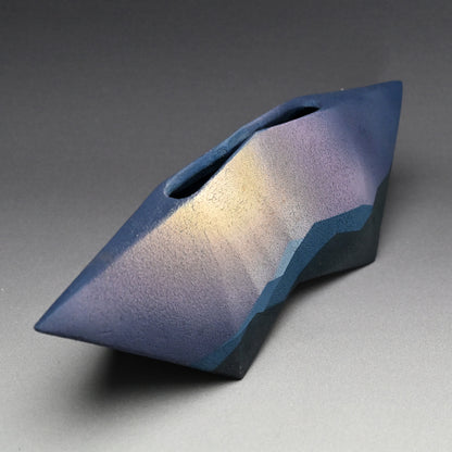 Radical Blue Hagi Dawn Vase ー心司窯 田中 克敏 “萩焼 光彩器”