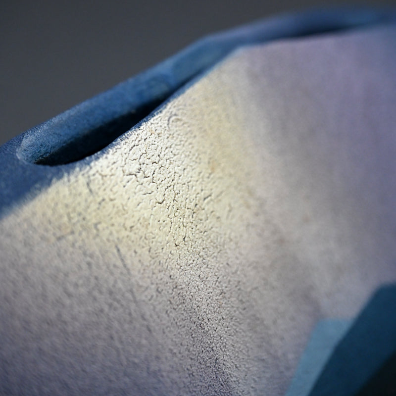Radical Blue Hagi Dawn Vase ー心司窯 田中 克敏 “萩焼 光彩器”