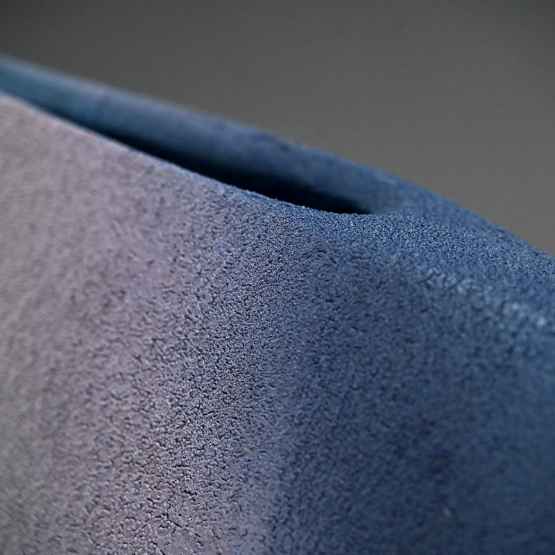 Radical Blue Hagi Dawn Vase ー心司窯 田中 克敏 “萩焼 光彩器”
