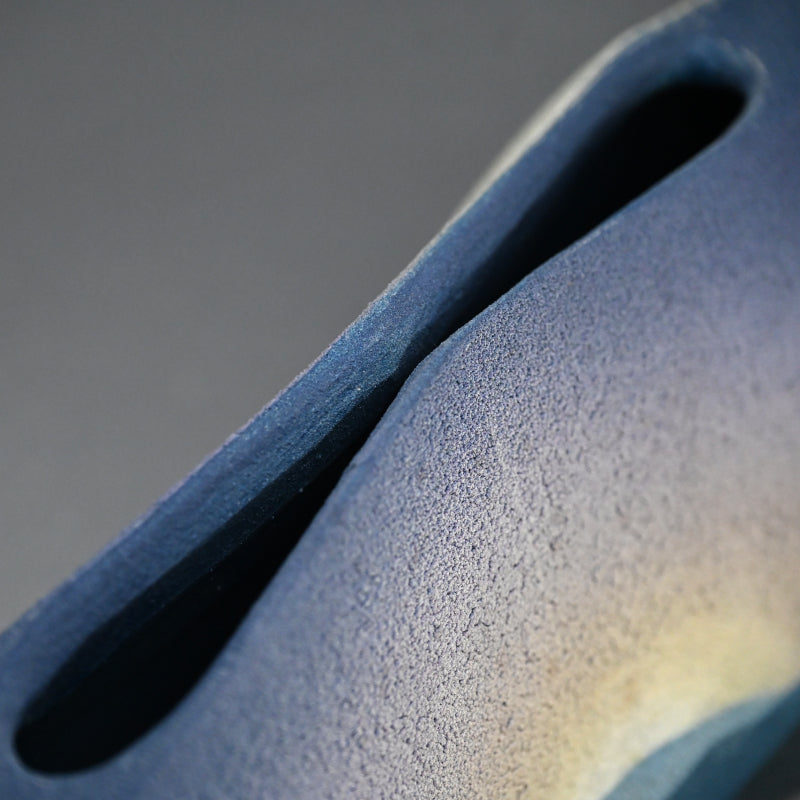 Radical Blue Hagi Dawn Vase ー心司窯 田中 克敏 “萩焼 光彩器”