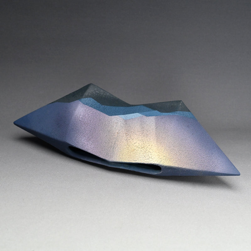 Radical Blue Hagi Dawn Vase ー心司窯 田中 克敏 “萩焼 光彩器”