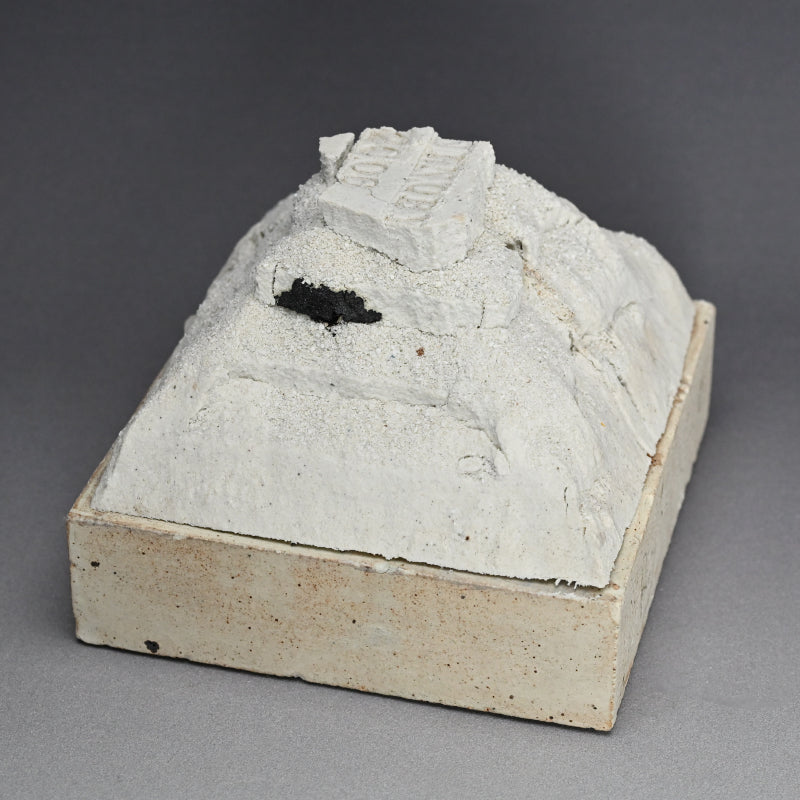 Chernobyl Ceramic Protest Sculpture ー鯉江 良二 “CHERNOBYL”