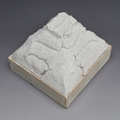 Chernobyl Ceramic Protest Sculpture ー鯉江 良二 “CHERNOBYL”