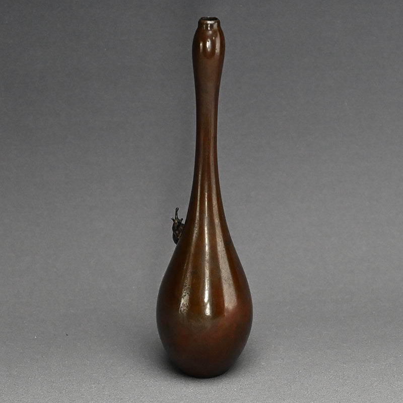 Gourd Shaped Bronze Vase w/ Snail ー西垣 一瑳 "黄銅瓢式 華瓶"