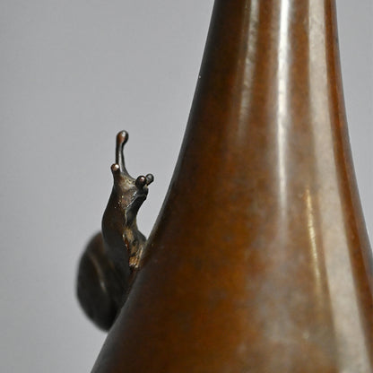 Gourd Shaped Bronze Vase w/ Snail ー西垣 一瑳 "黄銅瓢式 華瓶"