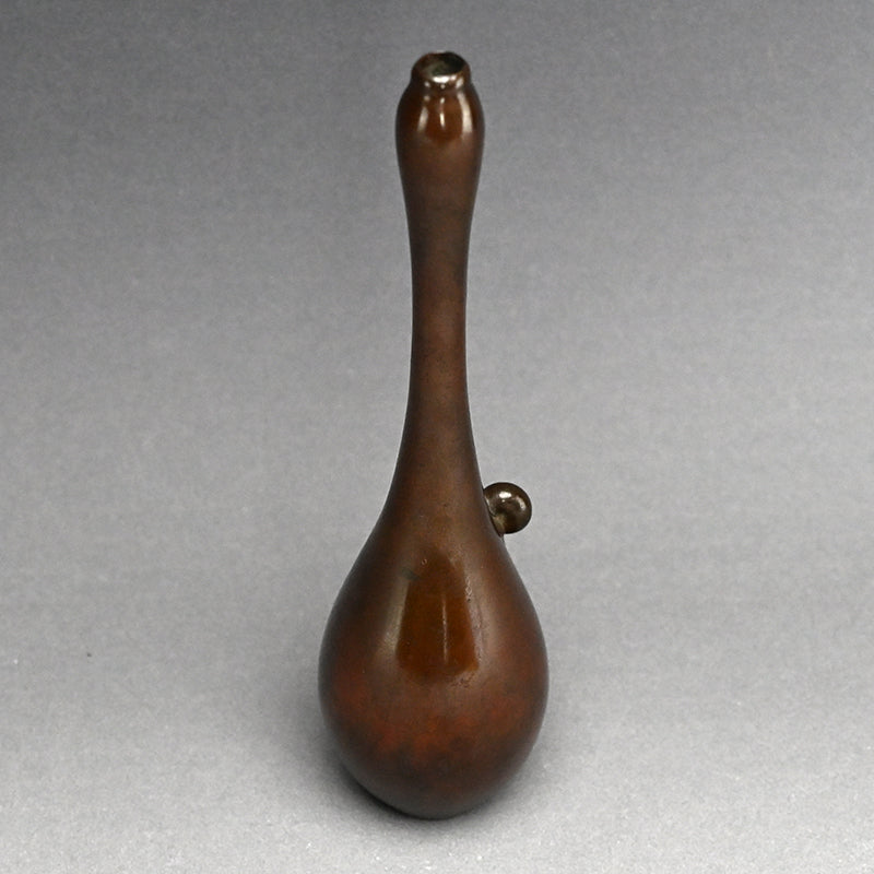 Gourd Shaped Bronze Vase w/ Snail ー西垣 一瑳 "黄銅瓢式 華瓶"