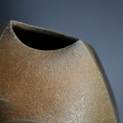 Bizen Henko Vase ー伊勢崎 創 "備前 扁壷"