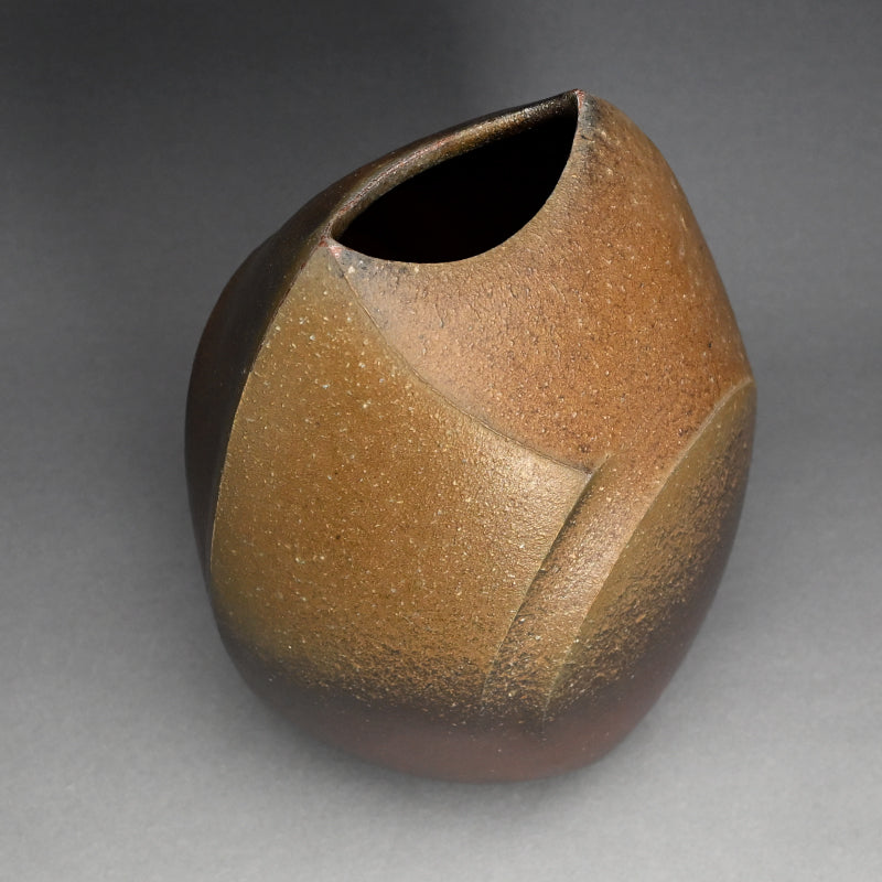 Bizen Henko Vase ー伊勢崎 創 "備前 扁壷"