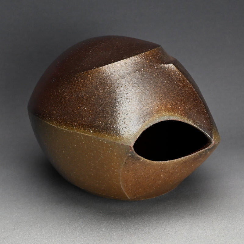 Bizen Henko Vase ー伊勢崎 創 "備前 扁壷"