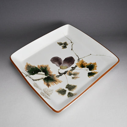 Large and Exquisite Serving Platter ー廣瀬 義之 "釉彩色絵あけび乃図 四角大皿"