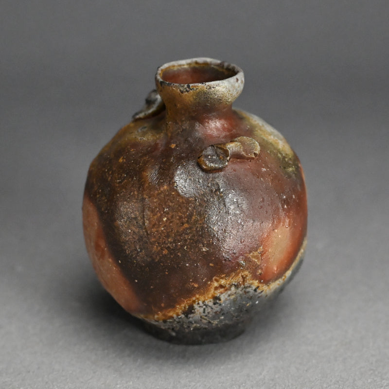 Bizen Yohen Tokkuri Sake Flask ー森 丁斎 “備前 手造り 窯変耳付徳利”