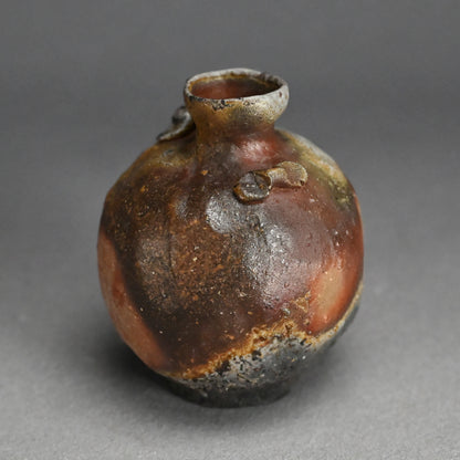 Bizen Yohen Tokkuri Sake Flask ー森 丁斎 “備前 手造り 窯変耳付徳利”