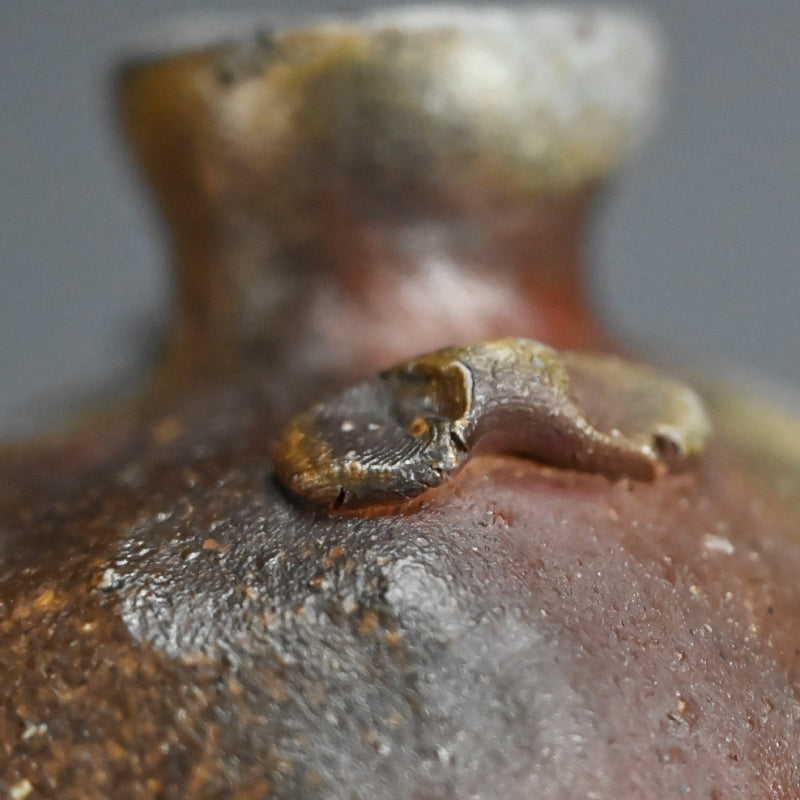 Bizen Yohen Tokkuri Sake Flask ー森 丁斎 “備前 手造り 窯変耳付徳利”