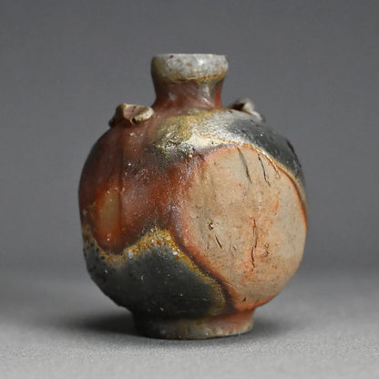 Bizen Yohen Tokkuri Sake Flask ー森 丁斎 “備前 手造り 窯変耳付徳利”
