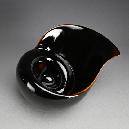 Uzumaki Pottery sculpture by female artist ー髙津 未央 "うずまき"