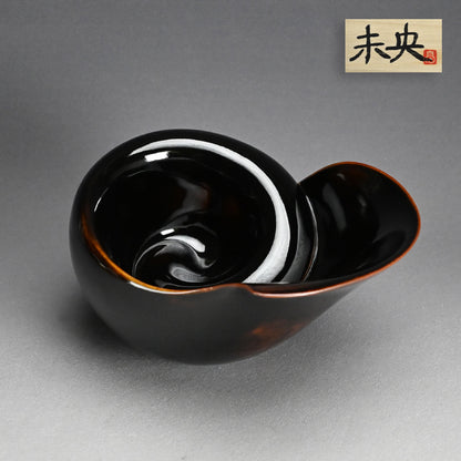 Uzumaki Pottery sculpture by female artist ー髙津 未央 "うずまき"