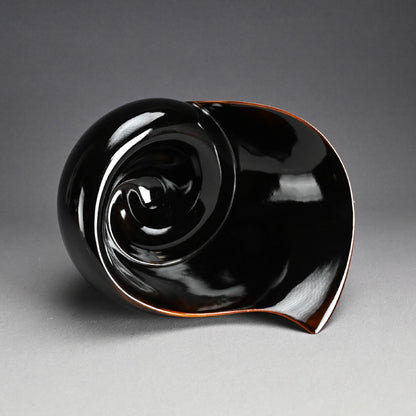 Uzumaki Pottery sculpture by female artist ー髙津 未央 "うずまき"
