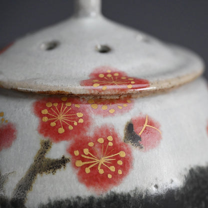 Koro with red plum pattern ー古川 隆久 “釉彩 紅梅文香炉”