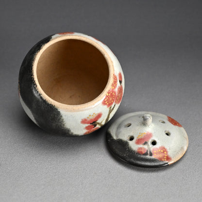 Koro with red plum pattern ー古川 隆久 “釉彩 紅梅文香炉”