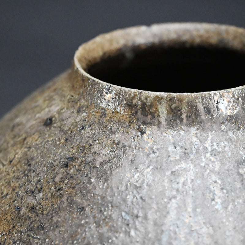Tokoname Ash Glazed Tsubo ー大迫 みきお "壺"