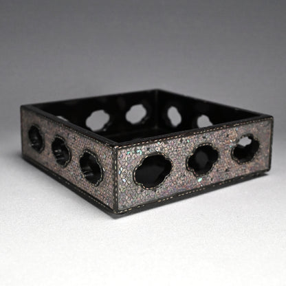 Edo p. Japanese Lacquer Box, with Mother of Pearl Inlay