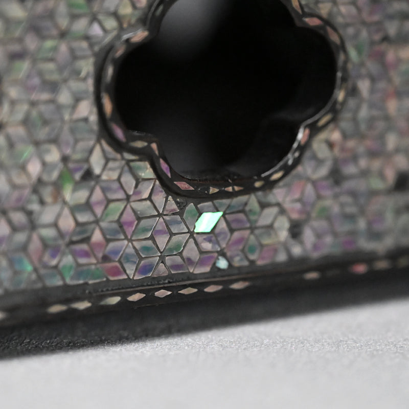 Edo p. Japanese Lacquer Box, with Mother of Pearl Inlay