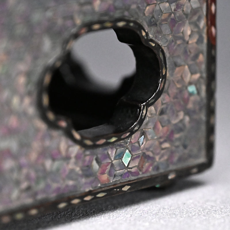 Edo p. Japanese Lacquer Box, with Mother of Pearl Inlay