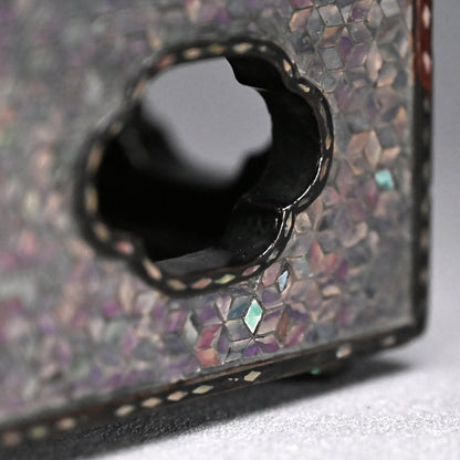 Edo p. Japanese Lacquer Box, with Mother of Pearl Inlay