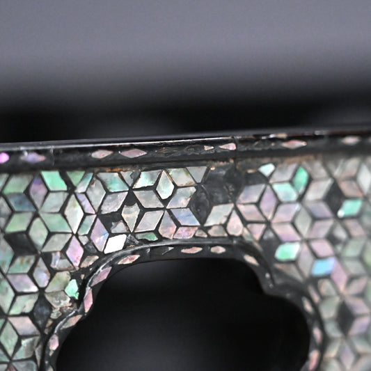 Edo p. Japanese Lacquer Box, with Mother of Pearl Inlay