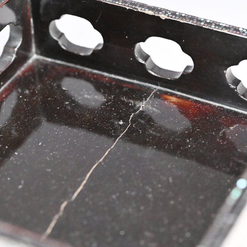 Edo p. Japanese Lacquer Box, with Mother of Pearl Inlay