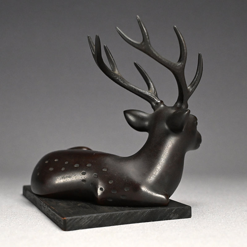 Japanese Deer Okimono Bronze Sculpture ー初代 中島 保美 "鋳銅鹿置物"