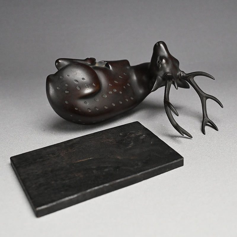 Japanese Deer Okimono Bronze Sculpture ー初代 中島 保美 "鋳銅鹿置物"