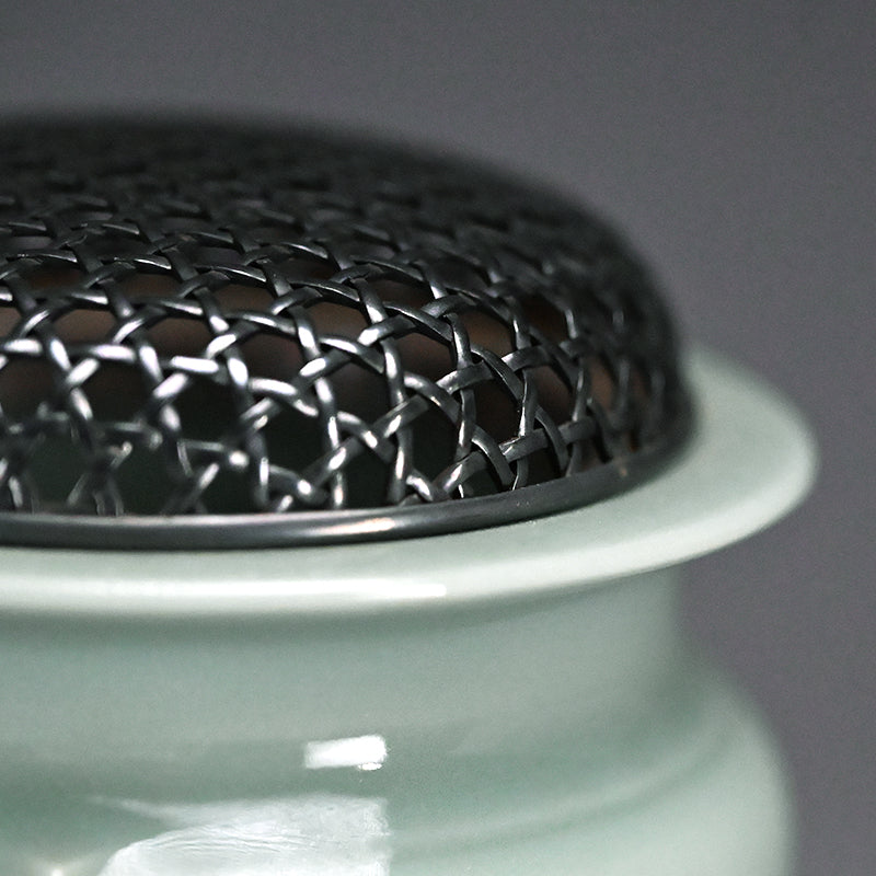 Celadon Koro Incense Burner ー宮永 東山 "青瓷袴腰 香爐"
