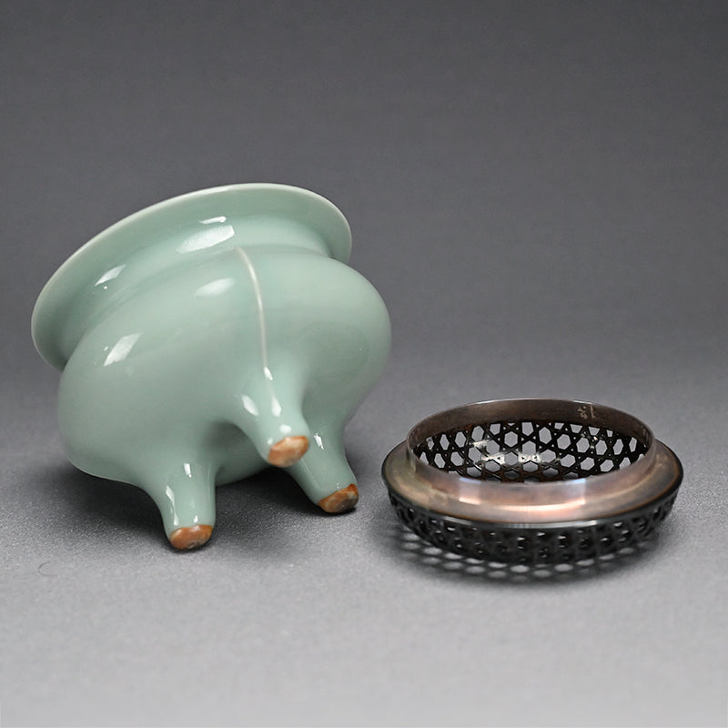 Celadon Koro Incense Burner ー宮永 東山 "青瓷袴腰 香爐"
