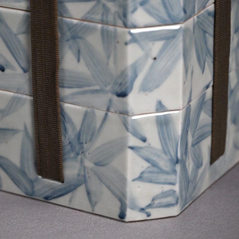 Porcelain Stacking Box Set Decorated ー藤井 達吉 "染付竹文 重箱"