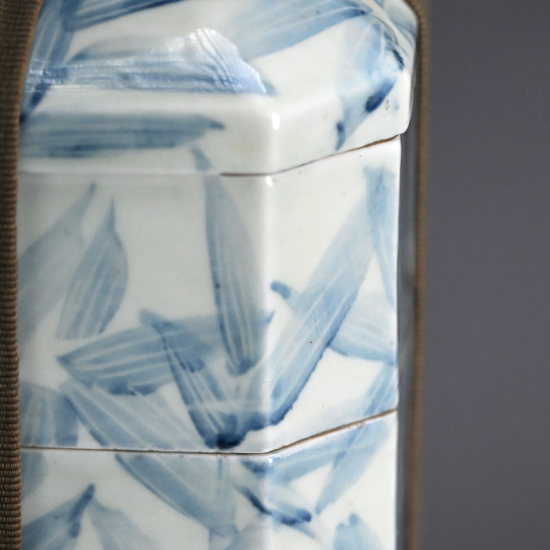 Porcelain Stacking Box Set Decorated ー藤井 達吉 "染付竹文 重箱"