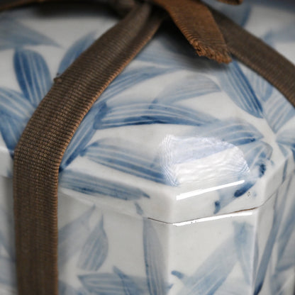 Porcelain Stacking Box Set Decorated ー藤井 達吉 "染付竹文 重箱"