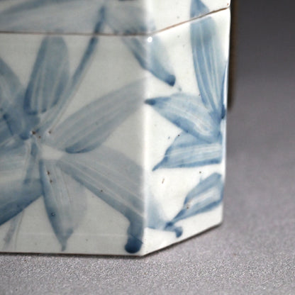 Porcelain Stacking Box Set Decorated ー藤井 達吉 "染付竹文 重箱"