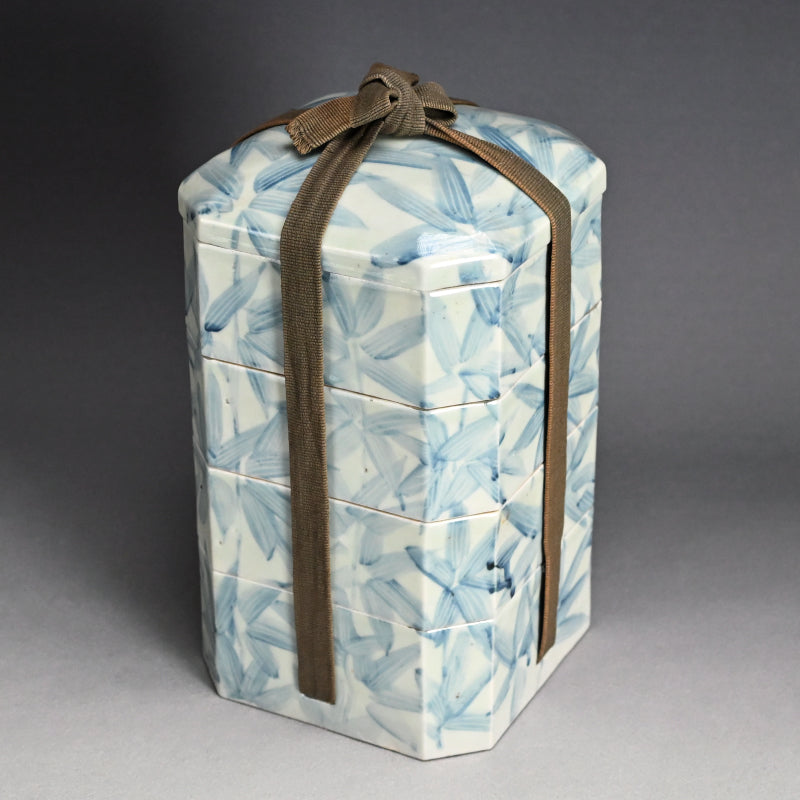 Porcelain Stacking Box Set Decorated ー藤井 達吉 "染付竹文 重箱"