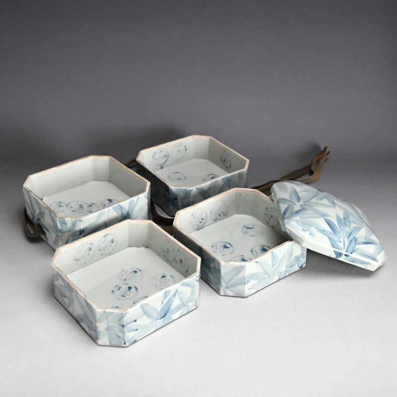 Porcelain Stacking Box Set Decorated ー藤井 達吉 "染付竹文 重箱"