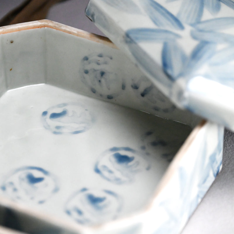 Porcelain Stacking Box Set Decorated ー藤井 達吉 "染付竹文 重箱"