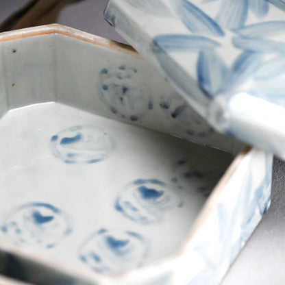 Porcelain Stacking Box Set Decorated ー藤井 達吉 "染付竹文 重箱"