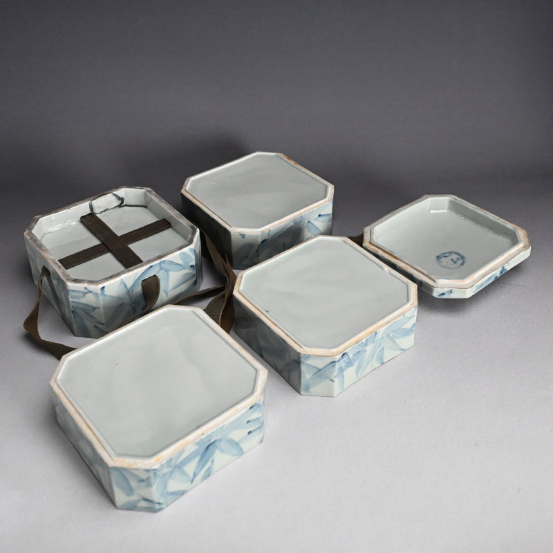 Porcelain Stacking Box Set Decorated ー藤井 達吉 "染付竹文 重箱"