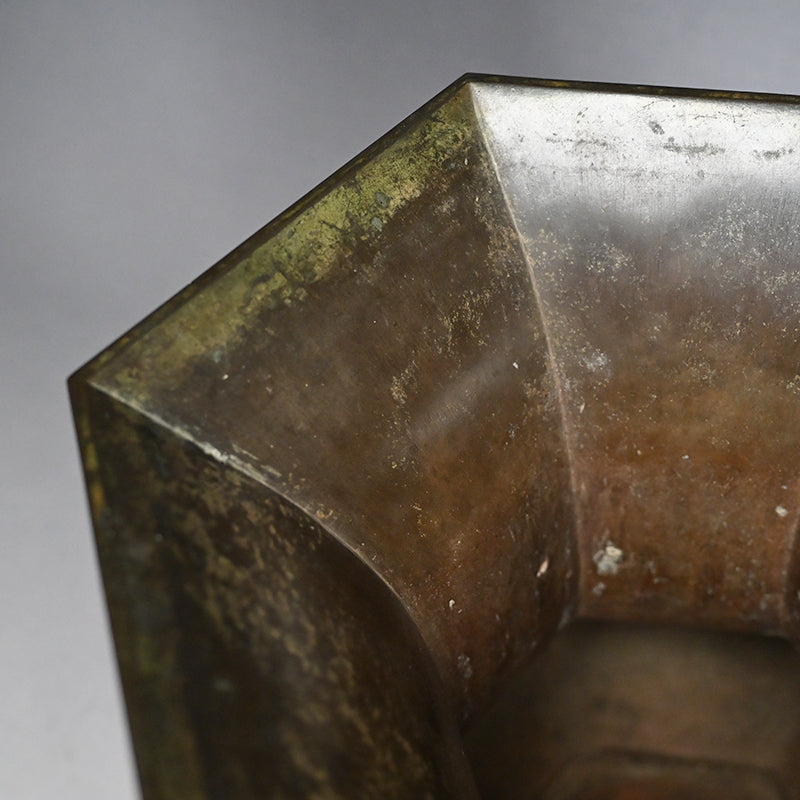 Edo p. Flaring Bronze Vase with Tiger Handles ー越後 守 "虎耳付古銅花生"