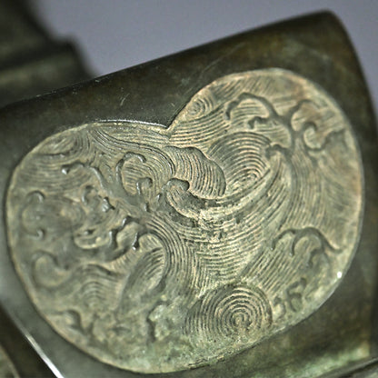 Edo p. Flaring Bronze Vase with Tiger Handles ー越後 守 "虎耳付古銅花生"