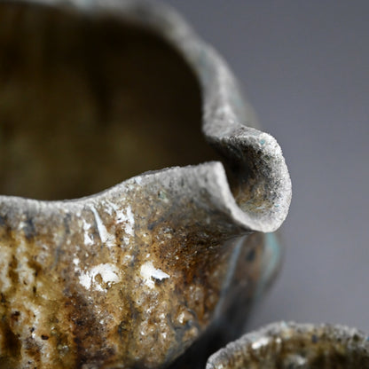 Igneous Kurinuki Sake Set ー稲吉 オサム “自然釉刳貫 酒器”