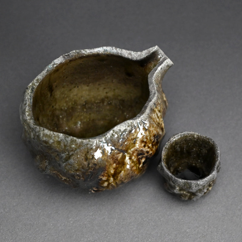 Igneous Kurinuki Sake Set ー稲吉 オサム “自然釉刳貫 酒器”