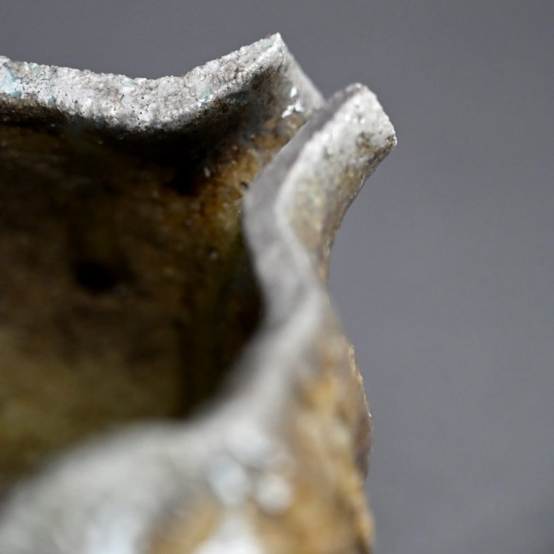 Igneous Kurinuki Sake Set ー稲吉 オサム “自然釉刳貫 酒器”