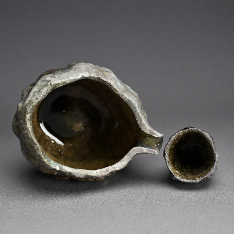 Igneous Kurinuki Sake Set ー稲吉 オサム “自然釉刳貫 酒器”